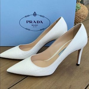 Prada Pumps NWT 🌟